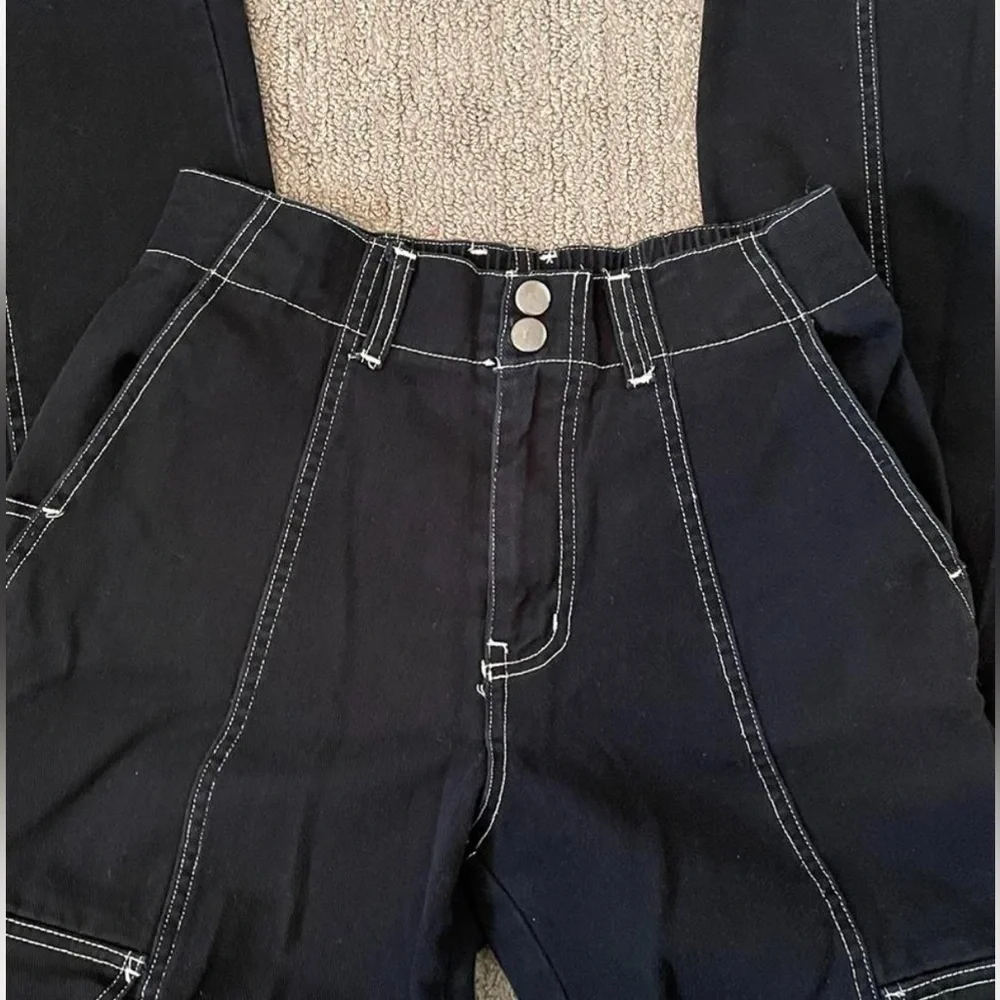 Tilly’s RSQ Black Cargo Pants - Picture 2 of 3